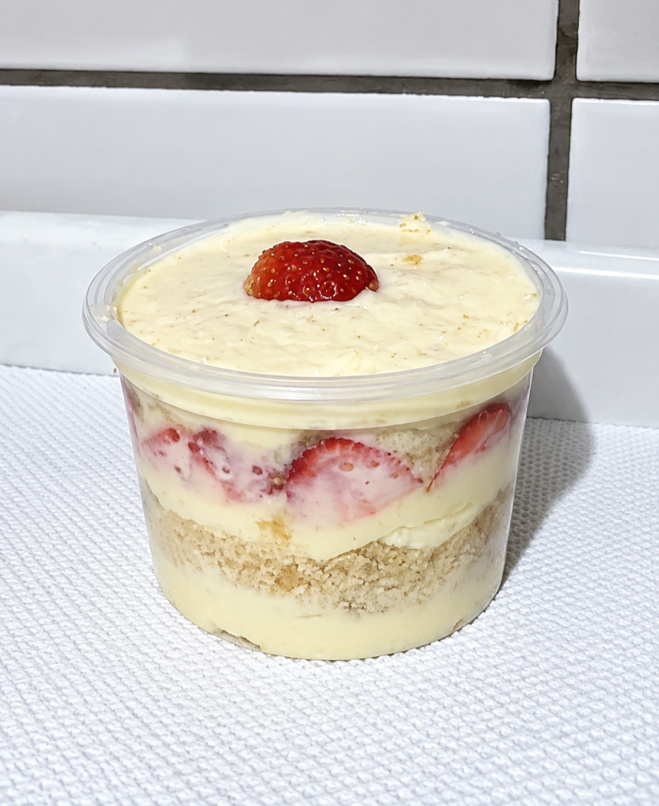 Bolo no Pote - Ninho com Morango